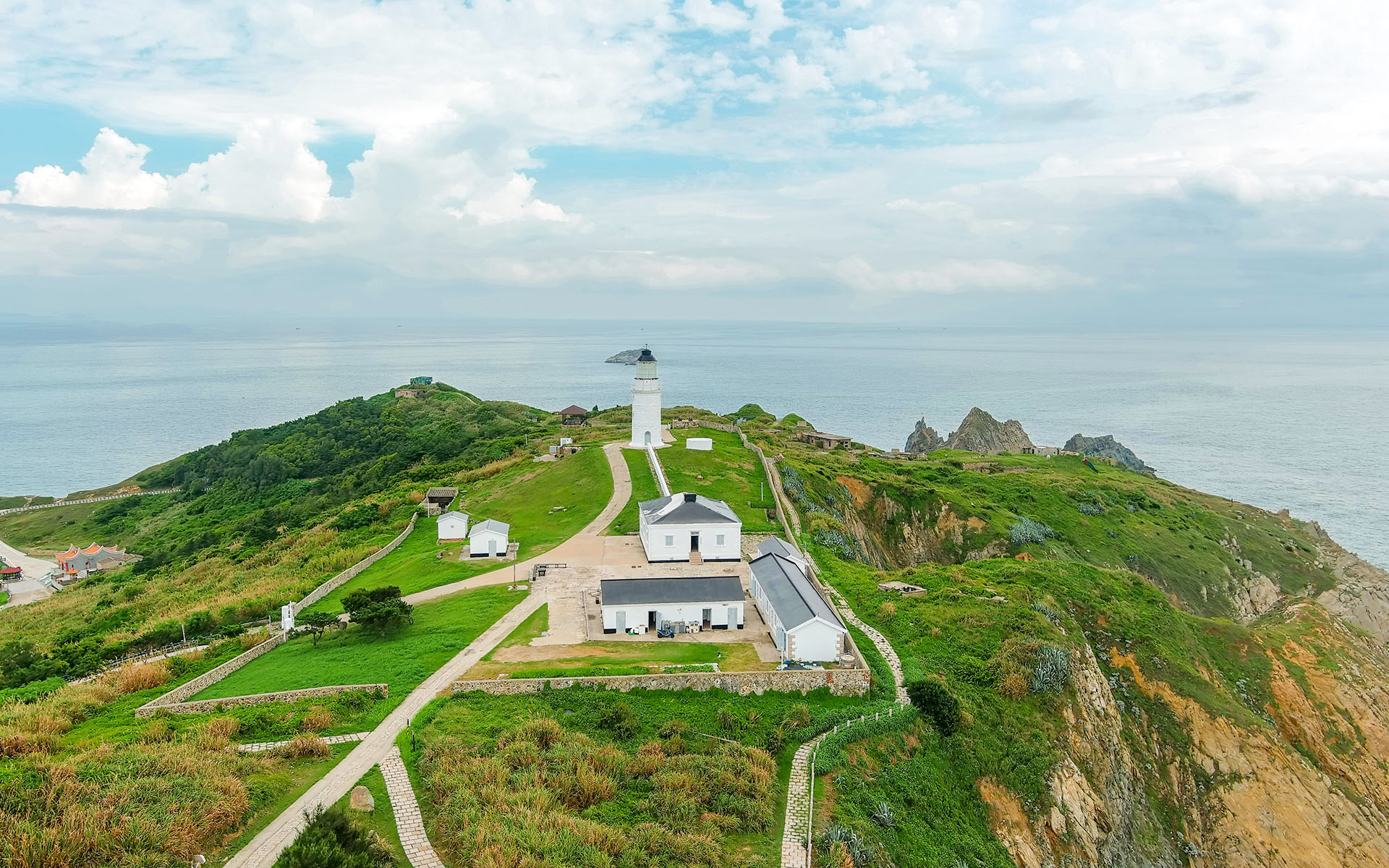 東莒島燈塔（東犬燈塔） thumbnail 2